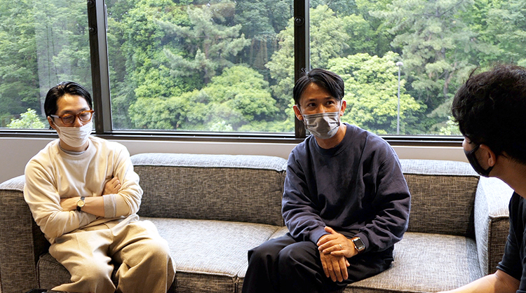 ユナイテッドアローズの松本真哉さん（写真/中）、コンテンツを統括しているコンタクトの川島拓人さん（写真/左）、Pomalo代表の高橋崇之